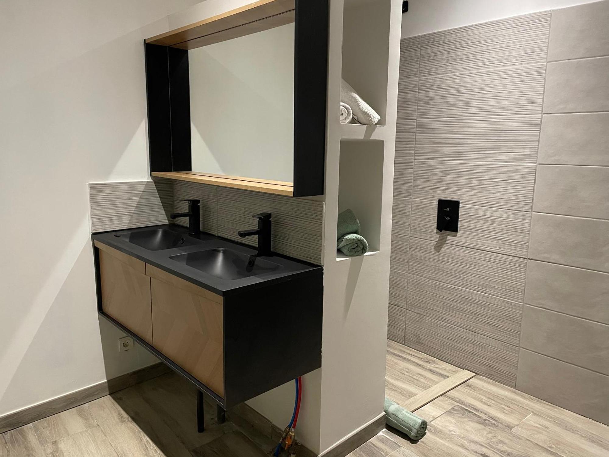 Appartement Coquet Dans Le Centre De Mèze Eksteriør billede